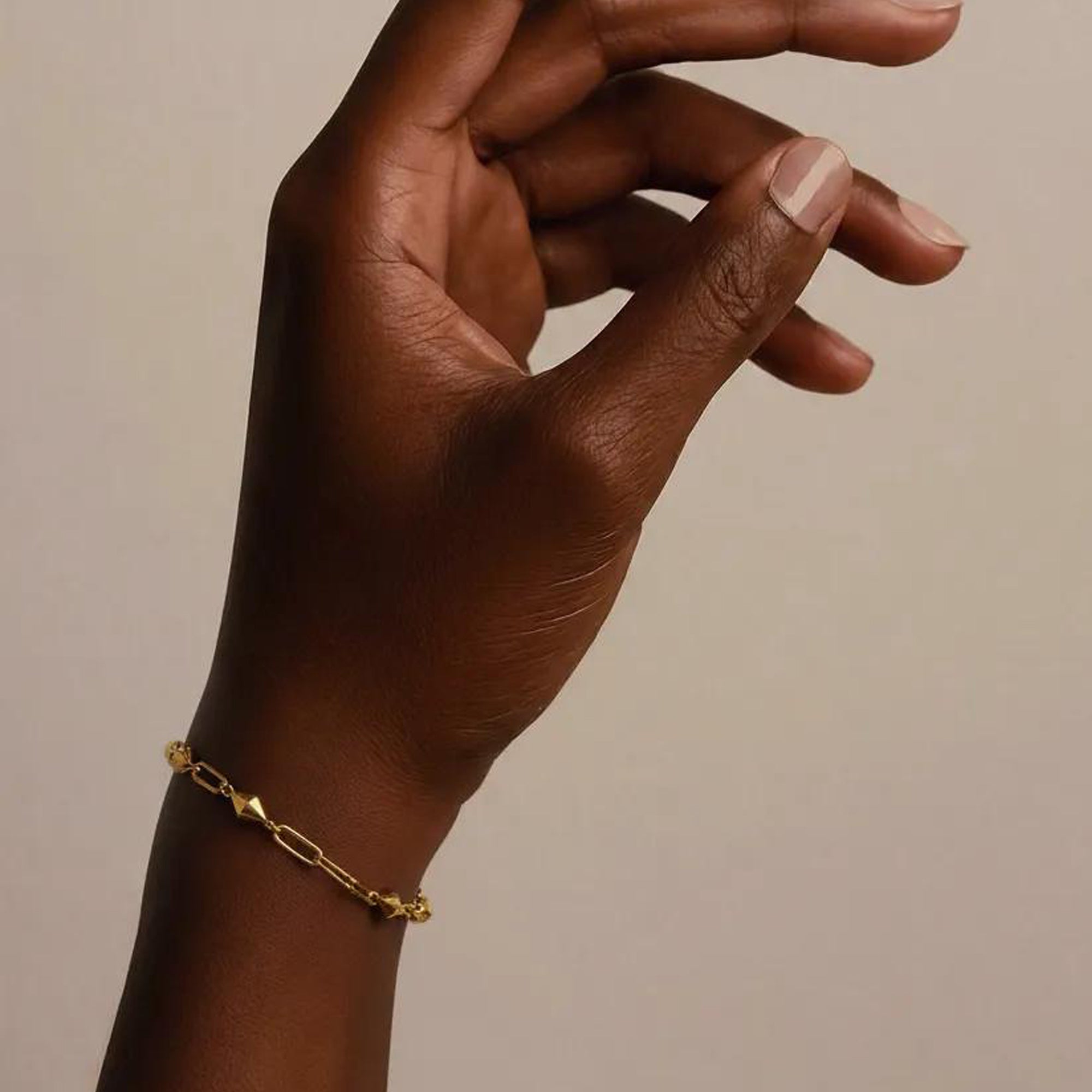 Diamond shaped bracelet Secondary image